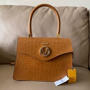 Mario Valentino leather beige handbag. Brand new with tags.